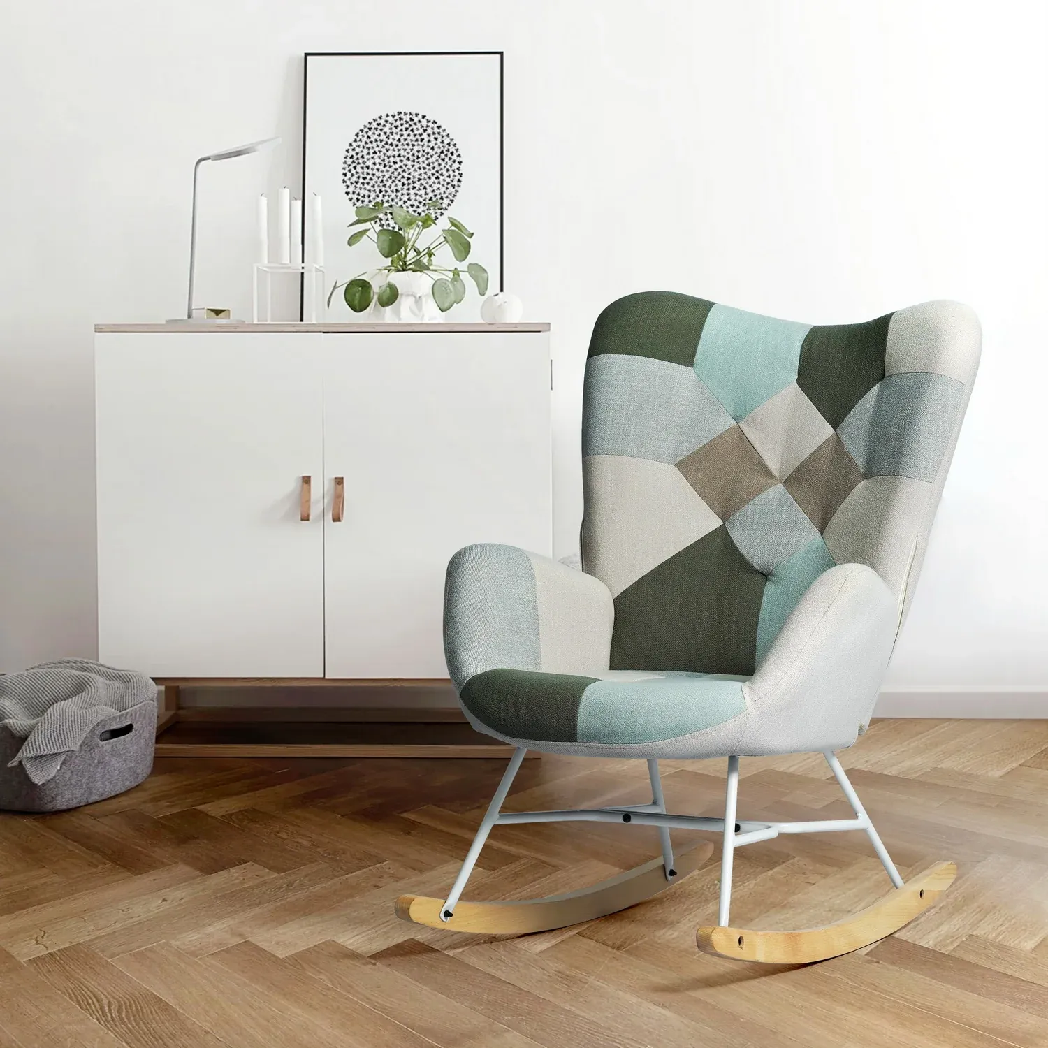 Fauteuil à bascule allaitement scandinave avec accoudoirs en tissu patchwork aqua capitonné - EPPING – Image 3